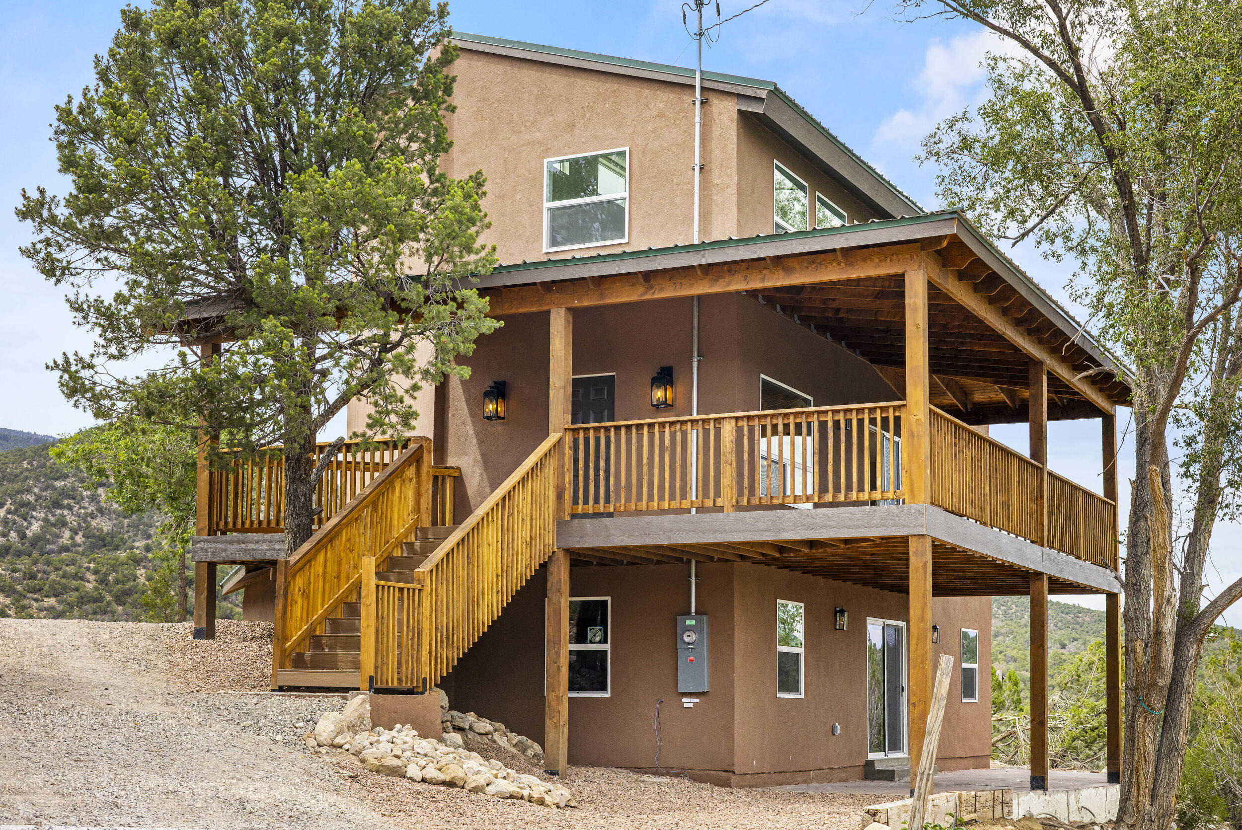 42 Eagle Trail - Main Image