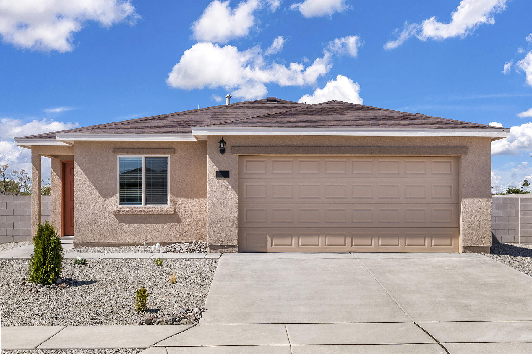 2514 Calle del los Claveles - Main Image