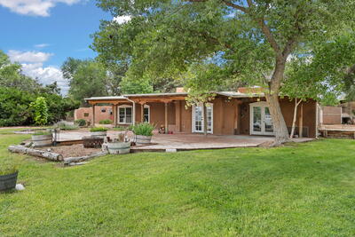 78 QUIRKS Lane, Corrales