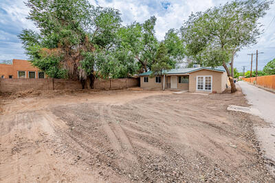 2500 CIMINO Road NW, Albuquerque
