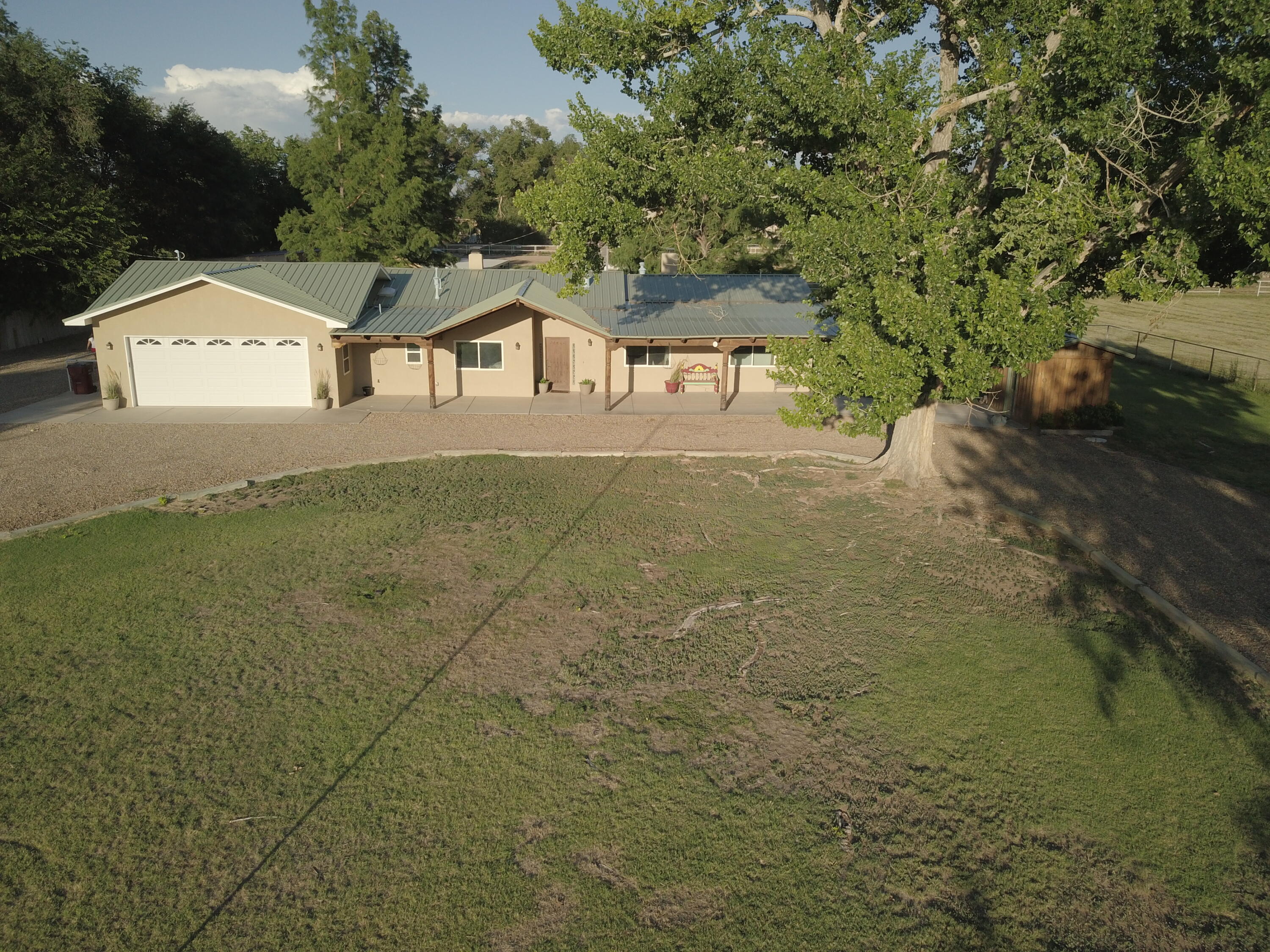 1600 W BOSQUE Loop - Main Image