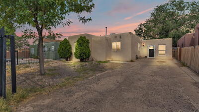 536 MESILLA Street SE, Albuquerque