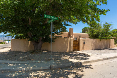1220 CALLE DEL SOL NE, Albuquerque
