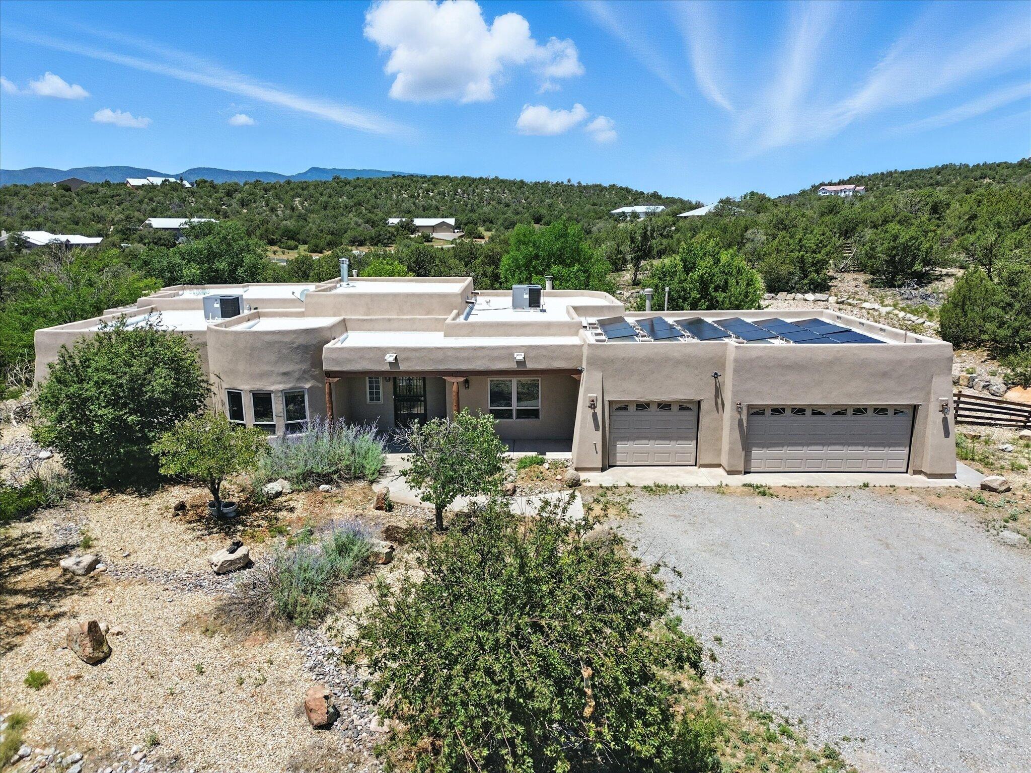 9 JORDAN Court - Main Image