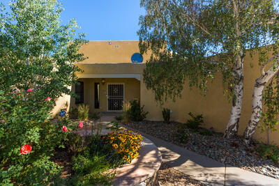 2024 MONTE LARGO Drive NE, Albuquerque 