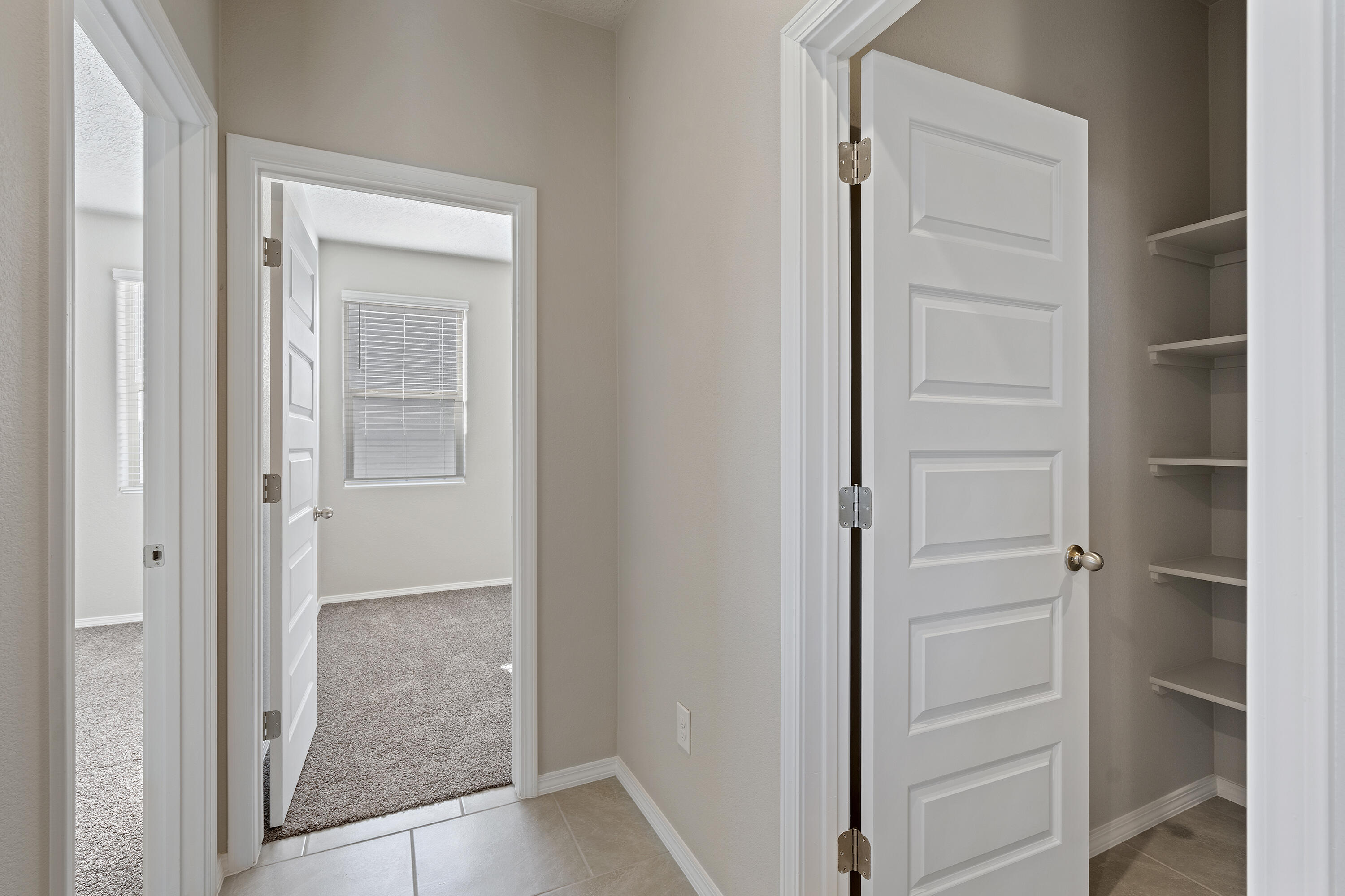 1517 Calle Oeste NW NW - Main Image