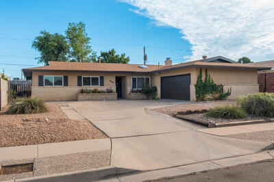 8601 BELLEHAVEN Place NE, Albuquerque