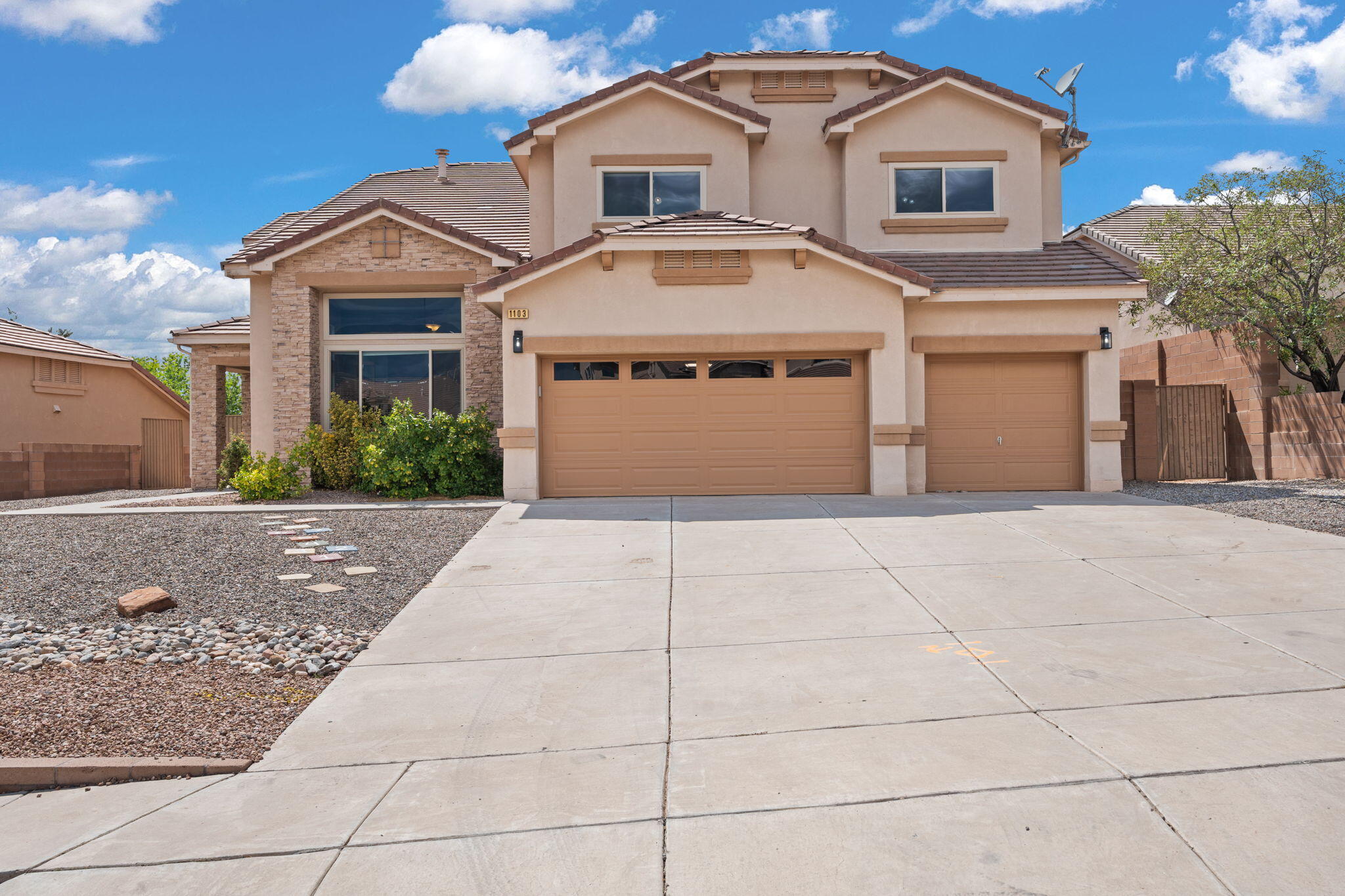 1103 DESERT BROOM Road NE - Main Image