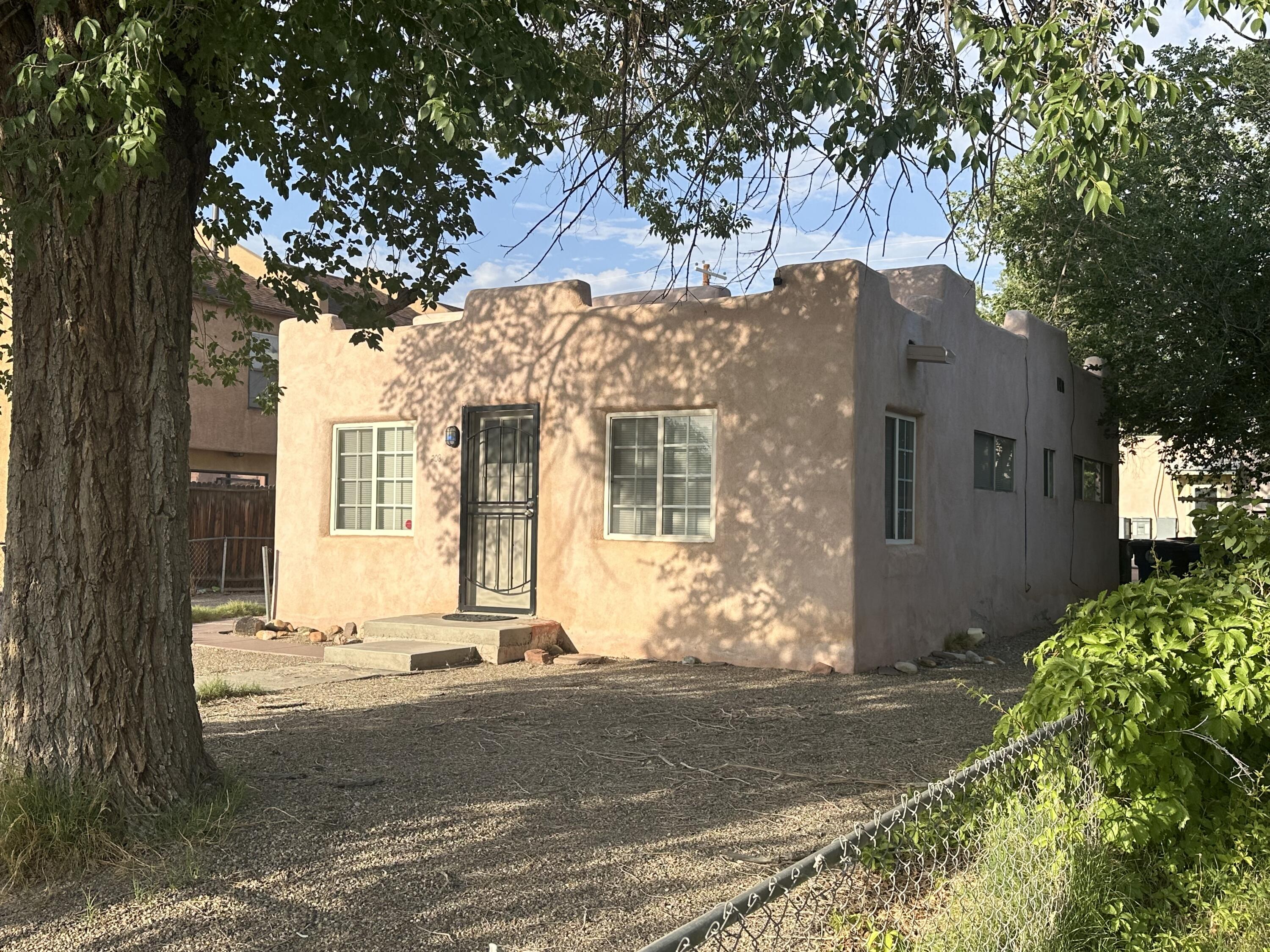 208 STANFORD Drive SE - Main Image
