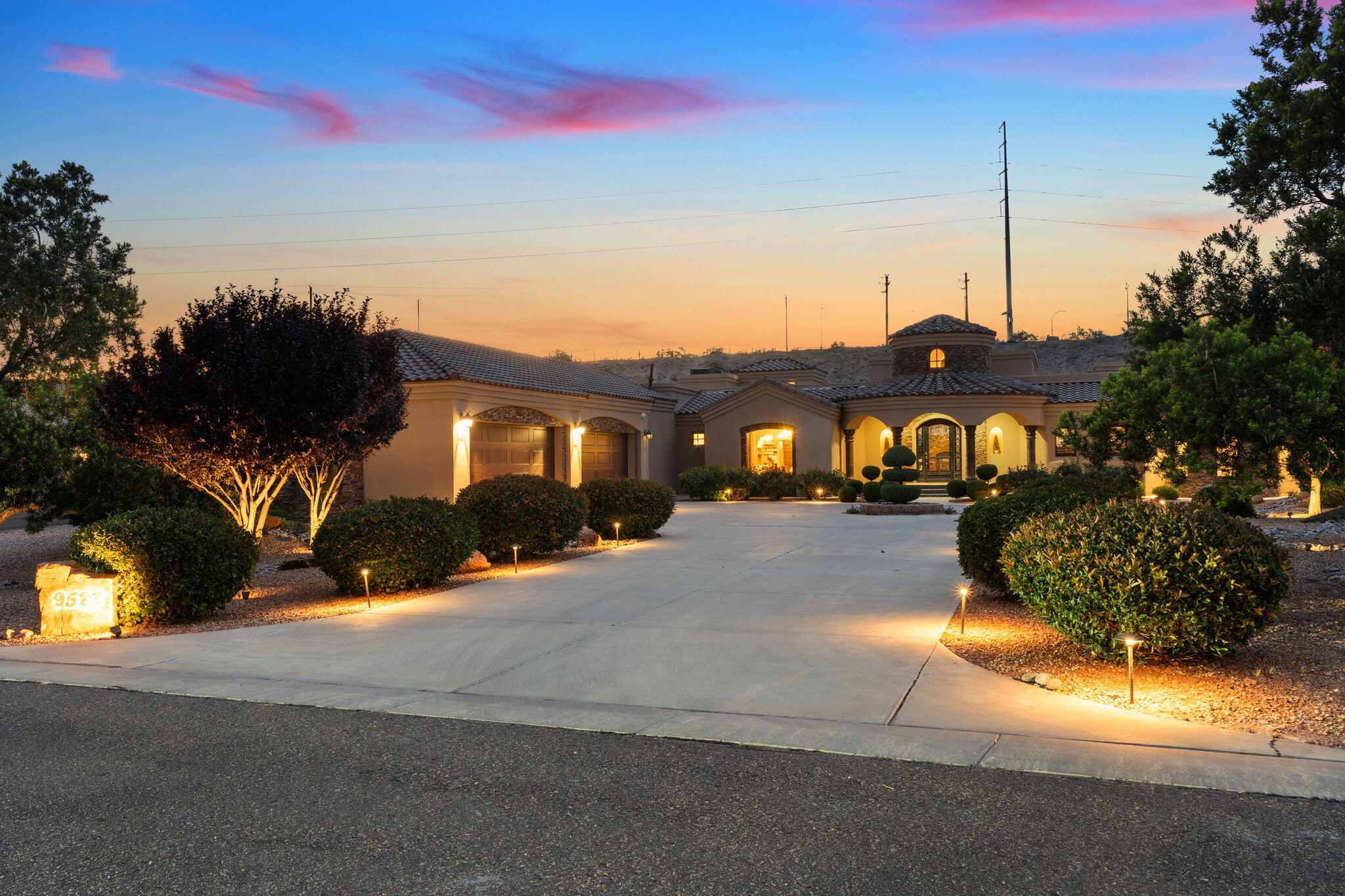 9523 LYNDALE Lane NW - Main Image
