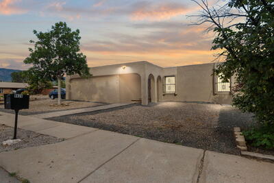9820 LONA Lane NE, Albuquerque 