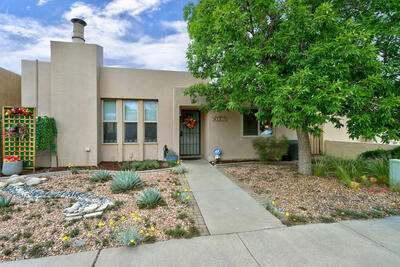 7217 Leslynne Drive NE, Albuquerque
