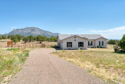 7 Majec Court, Edgewood