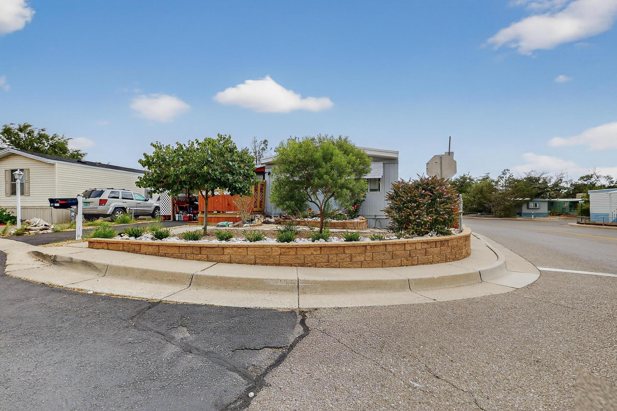 701 HORSESHOE Trail SE - Main Image