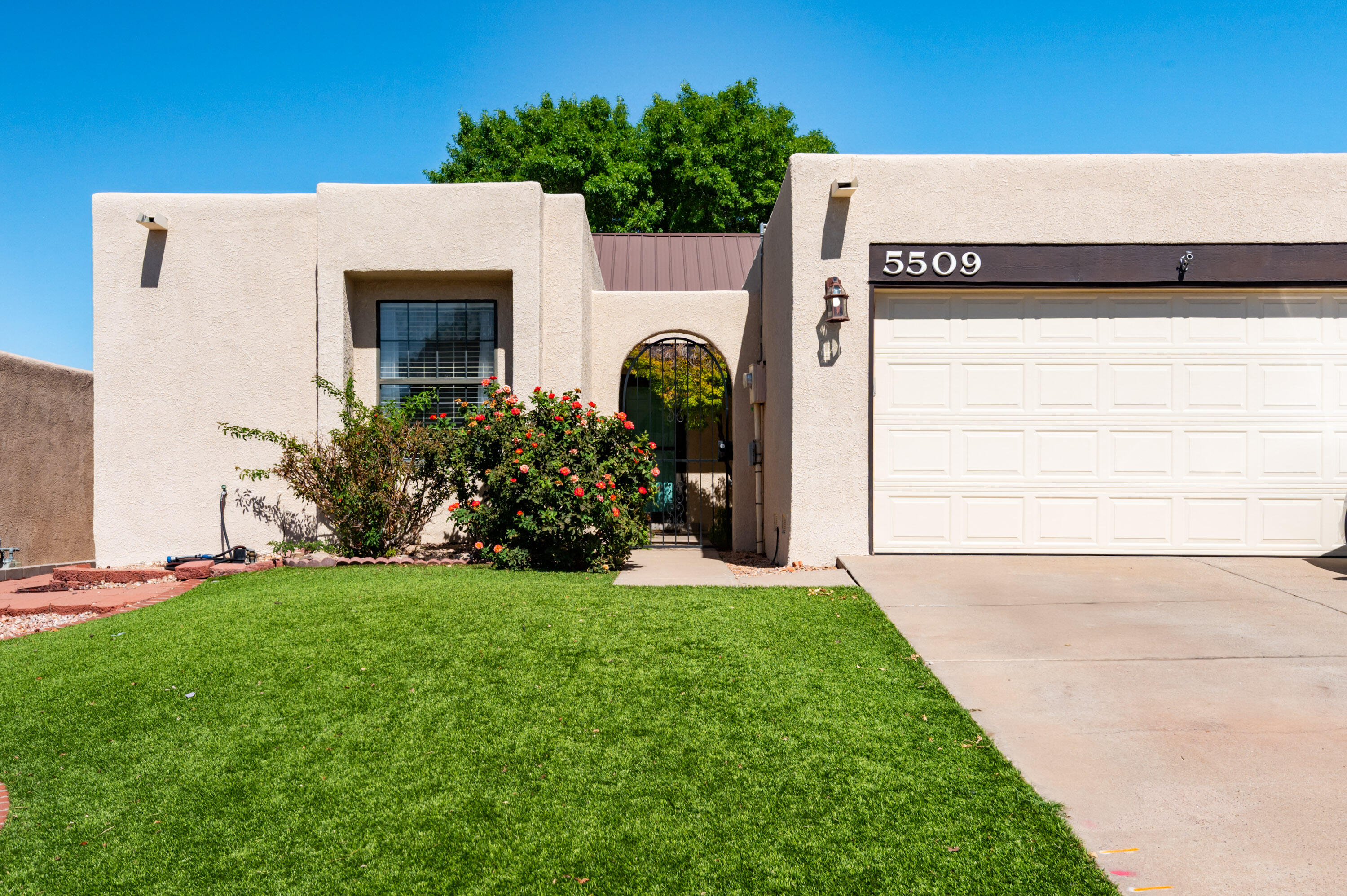 5509 COMPADRE Court NE - Main Image