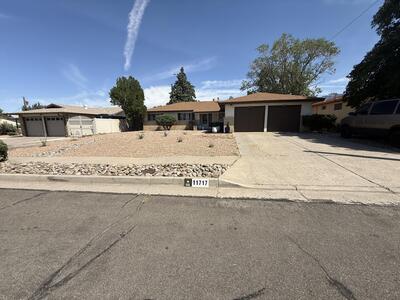 11717 HUGHES Avenue NE, Albuquerque