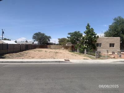 321 DALLAS Street SE, Albuquerque 