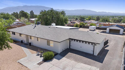 10608 CALLE DE ELENA, Corrales