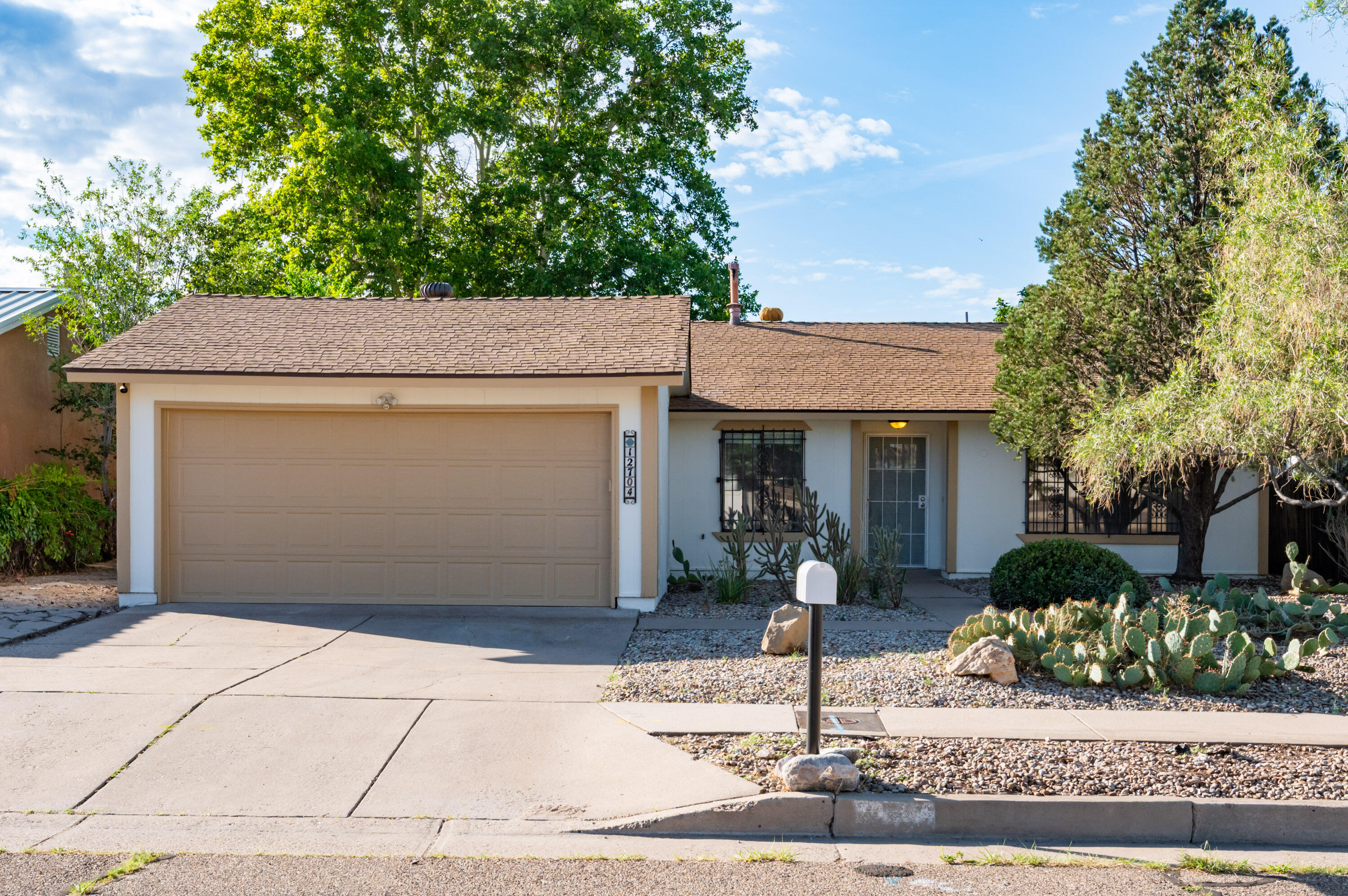 12704 TOMLINSON Drive SE - Main Image