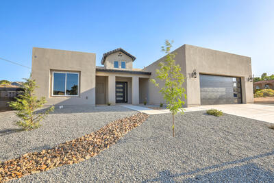 4504 TOPAZ Avenue NW, Albuquerque
