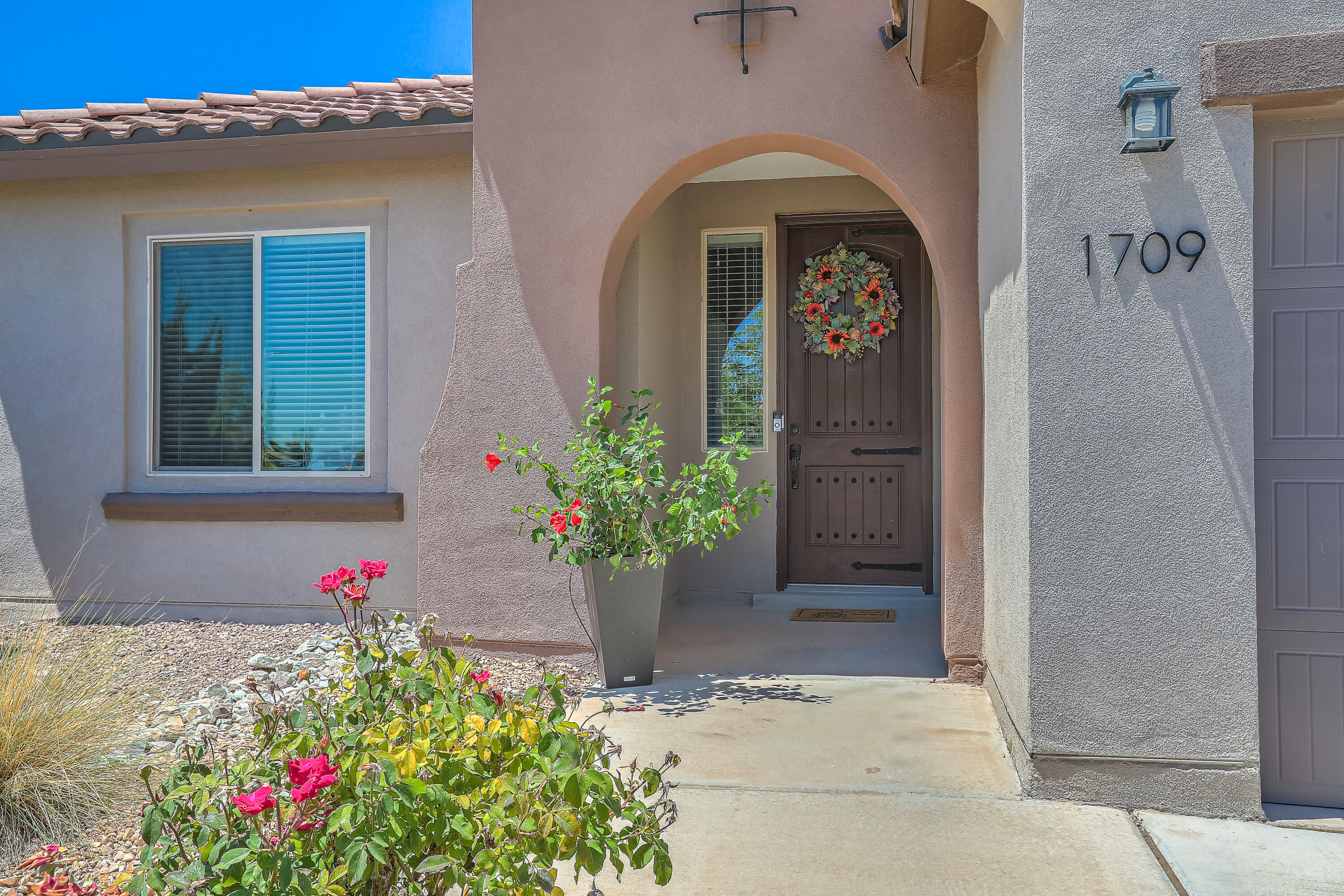 1709 TENT ROCKS Drive NW - Main Image