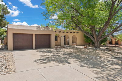 9424 AVENIDA DE LA LUNA NE, Albuquerque