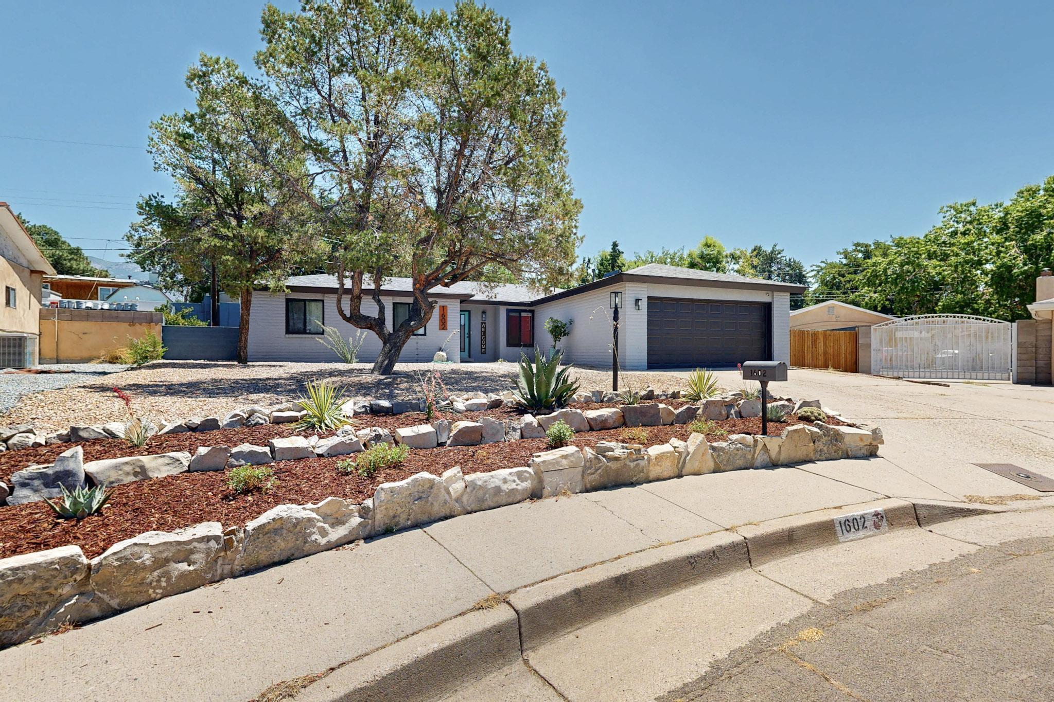 1602 HIAWATHA Drive NE - Main Image