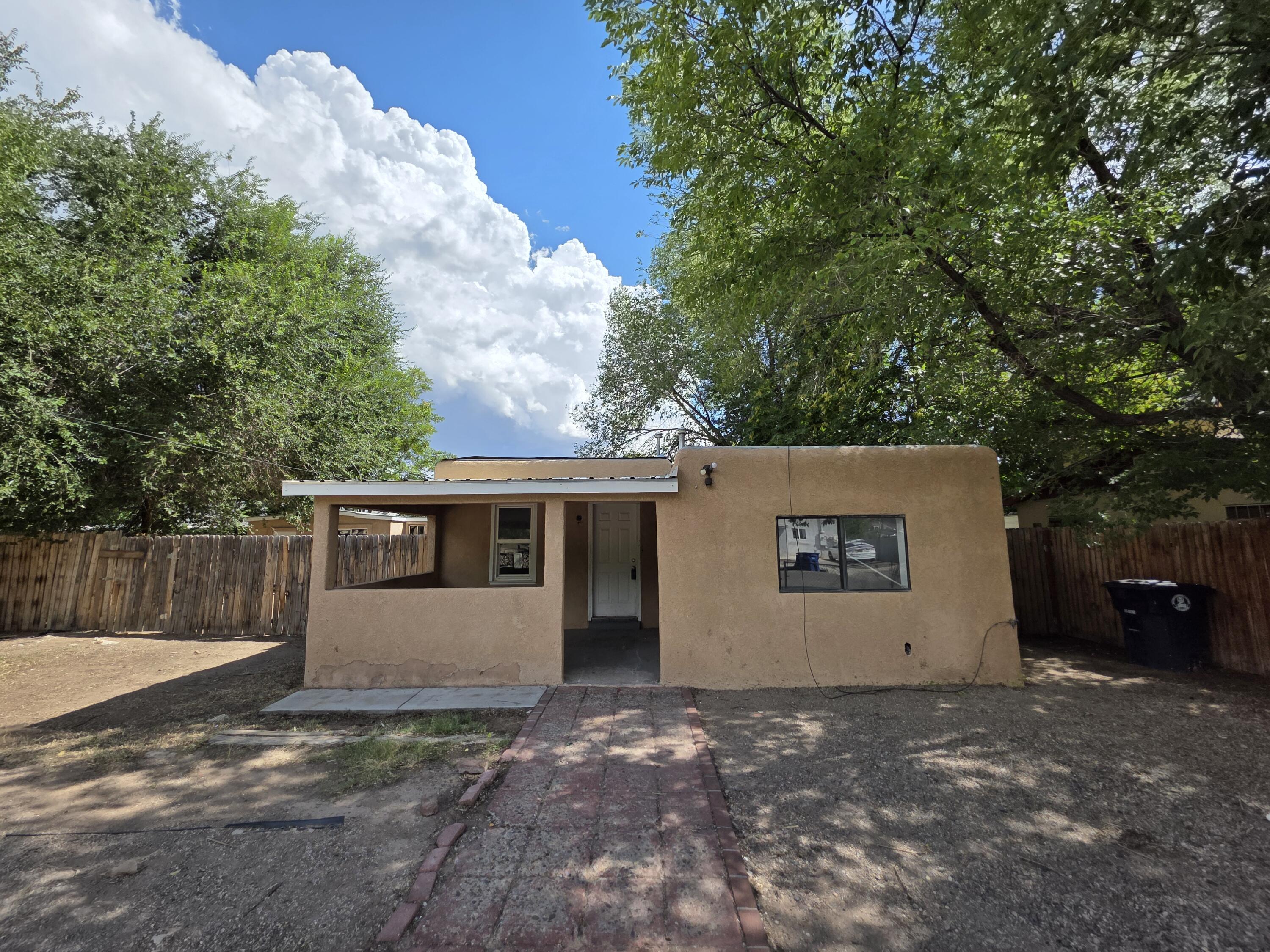4718 GLENDALE Road NW - Main Image