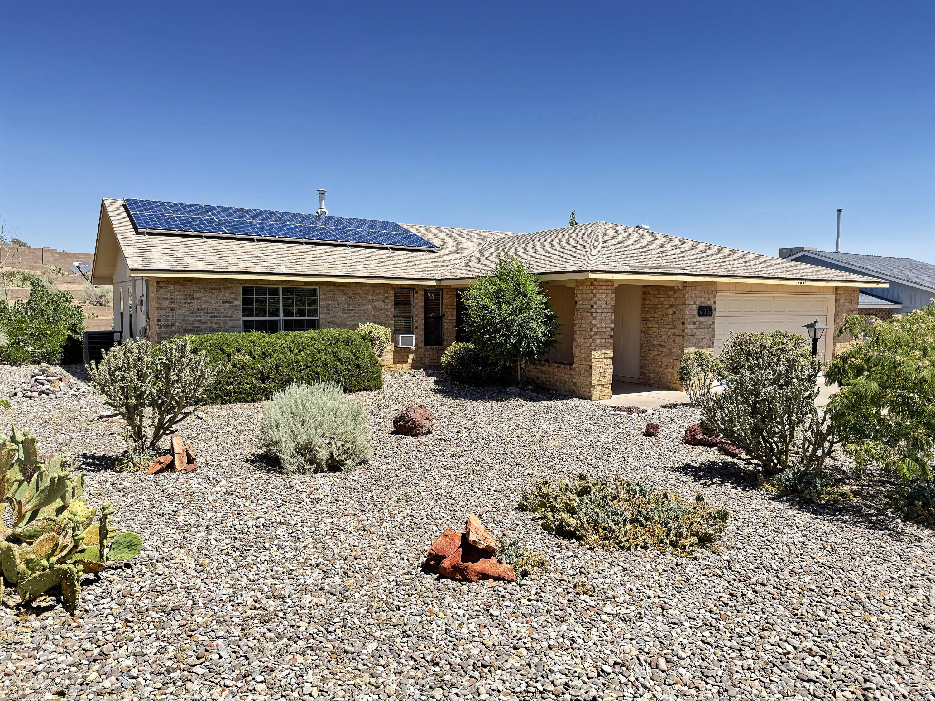 4661 QUARTZ Drive NE - Main Image