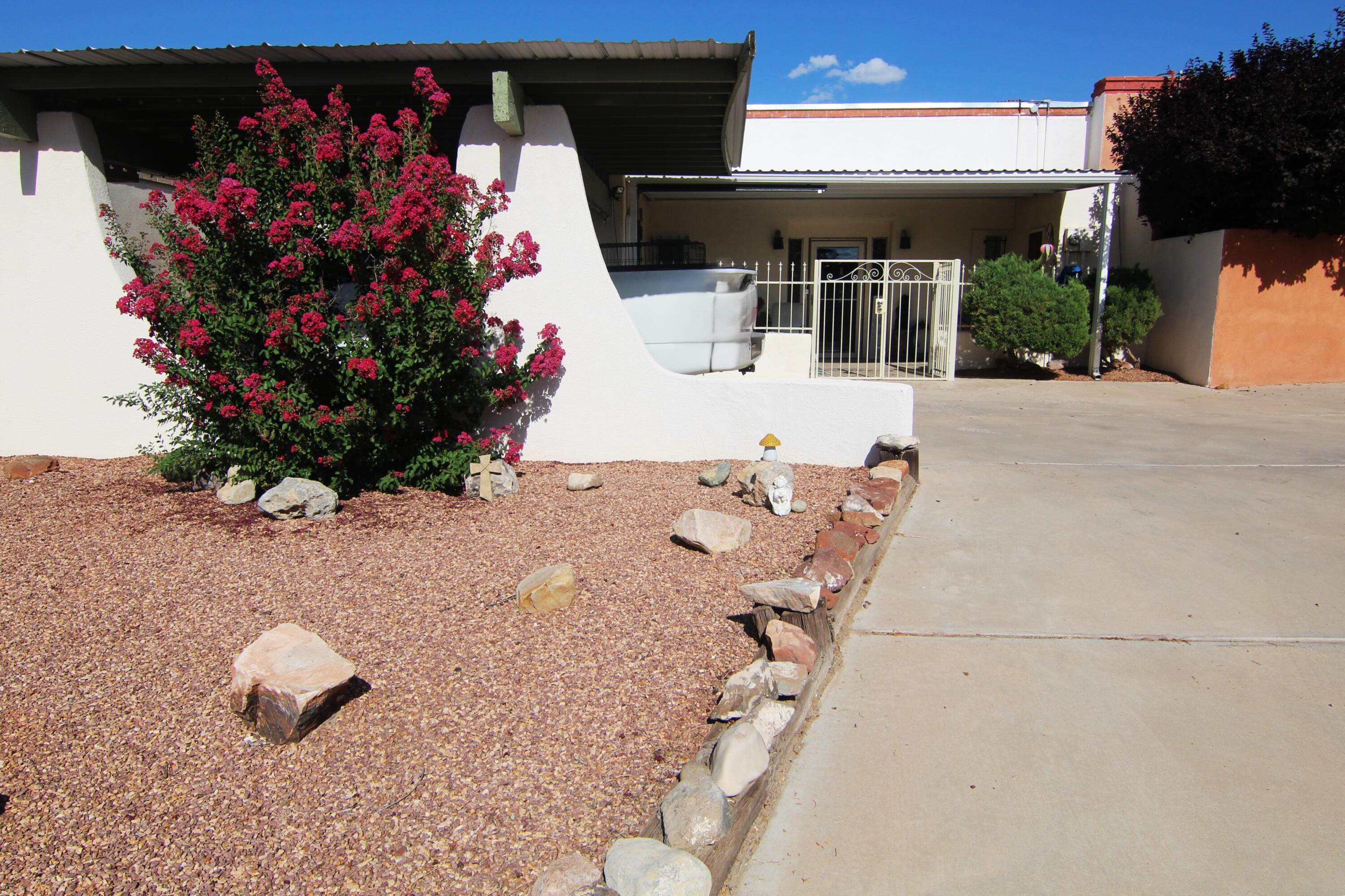704 WESTERN Drive - Main Image