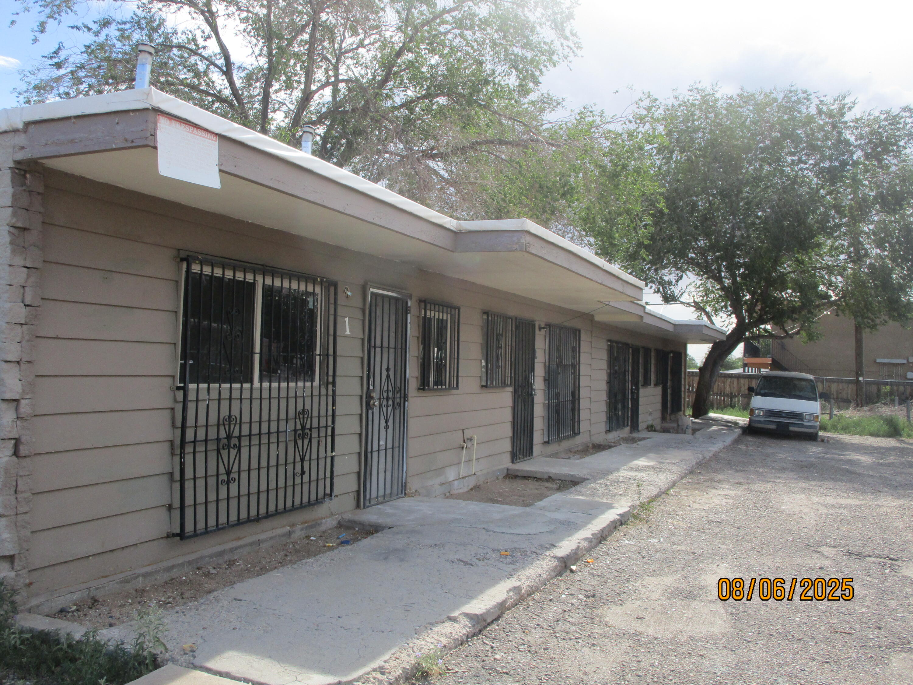 219 DALLAS Street NE - Main Image