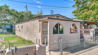 822 Lewis Avenue SW, Albuquerque