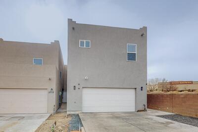 5714 PINNACLE PEAK Court NW, Albuquerque