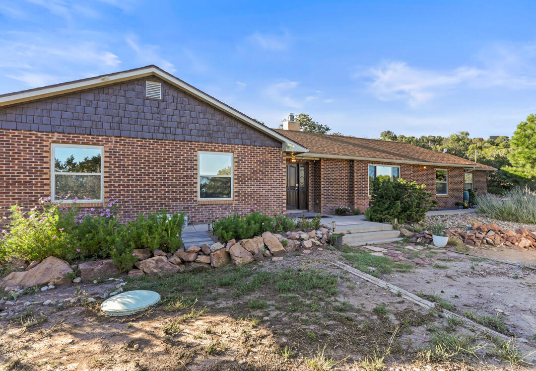 4 David Court - Main Image