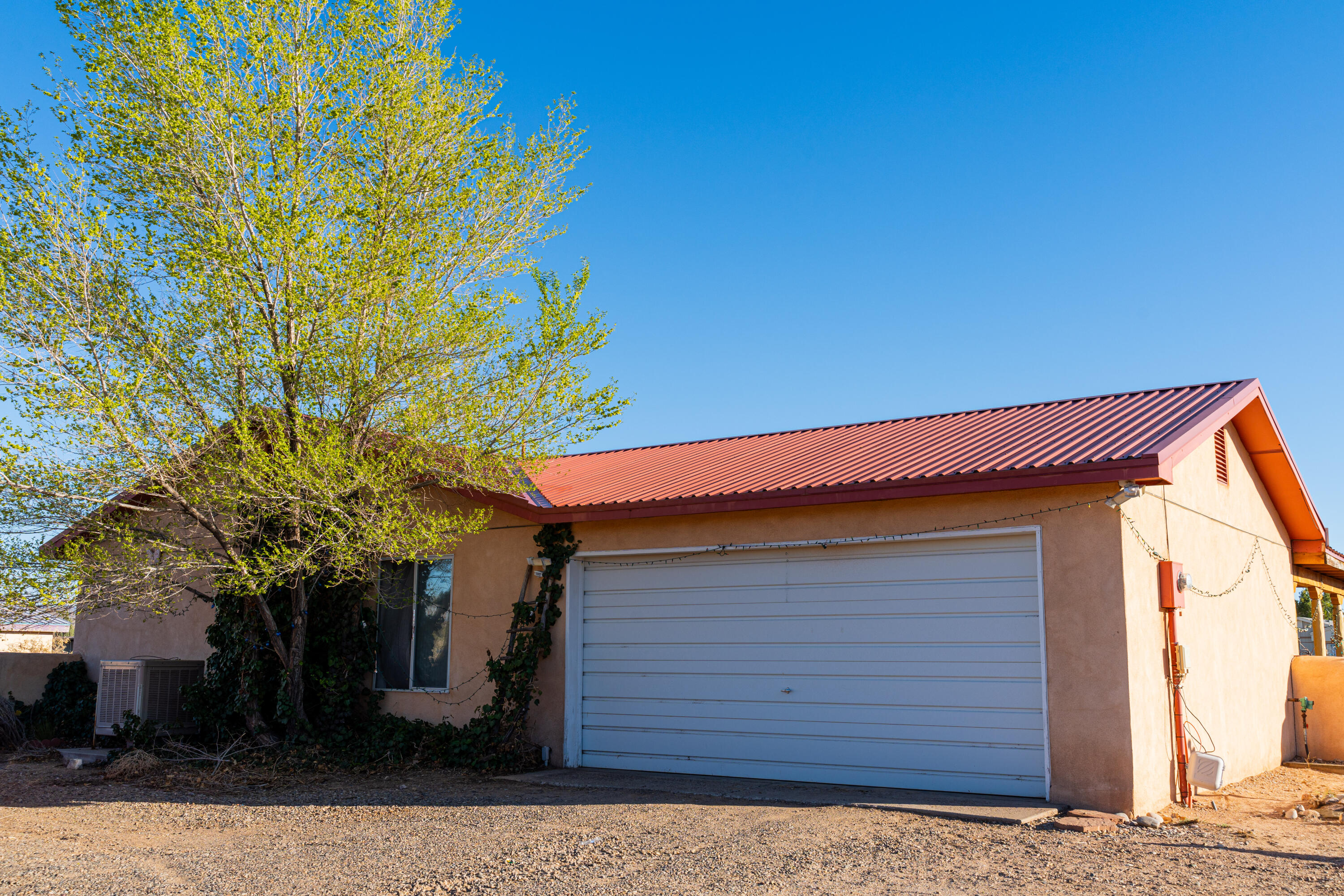 605 CAMINO DE LA TIERRA - Main Image