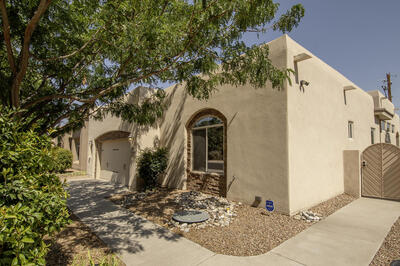 1301 VALLE Lane NW, Albuquerque 