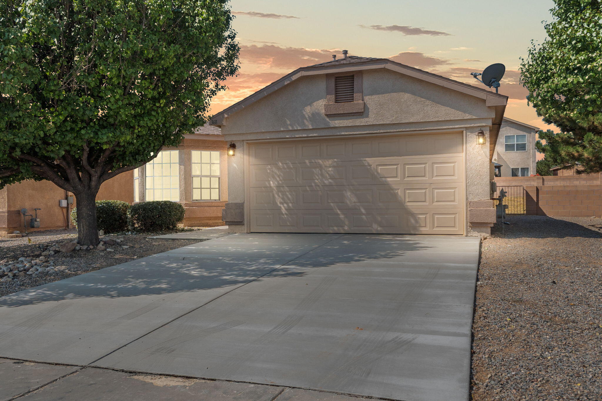 368 WHISPERING MEADOWS Drive NE - Main Image