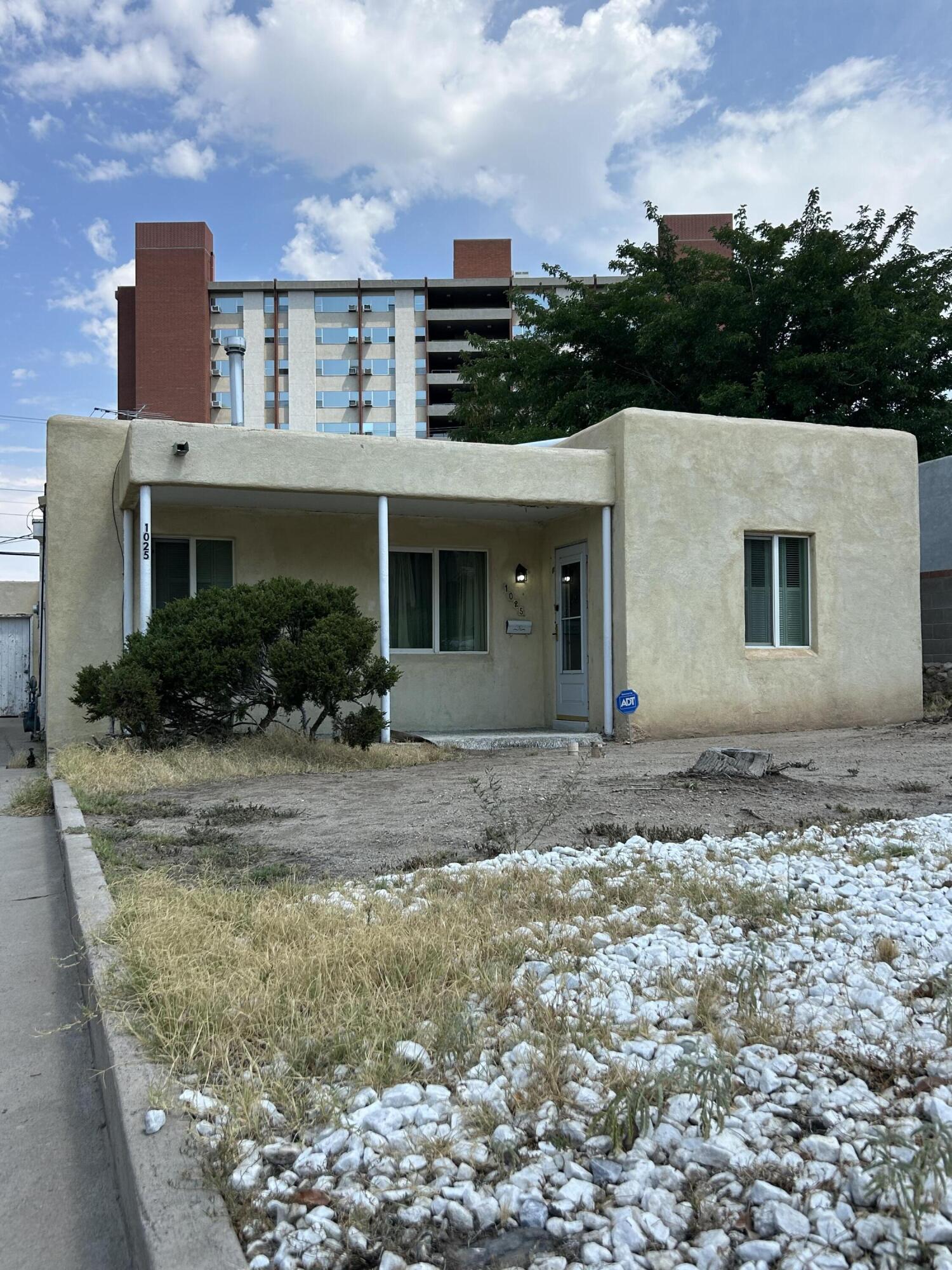 1025 ROMA Avenue NE - Main Image