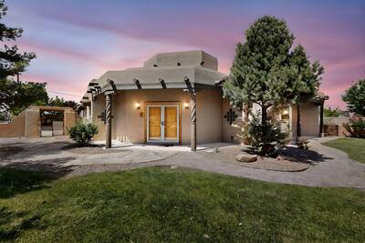 4700 QUAKER HEIGHTS Place NW, Albuquerque 