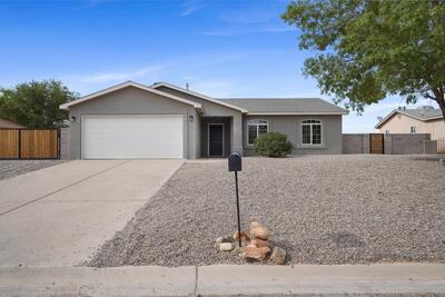 5 Alamosa Loop NE, Los Lunas