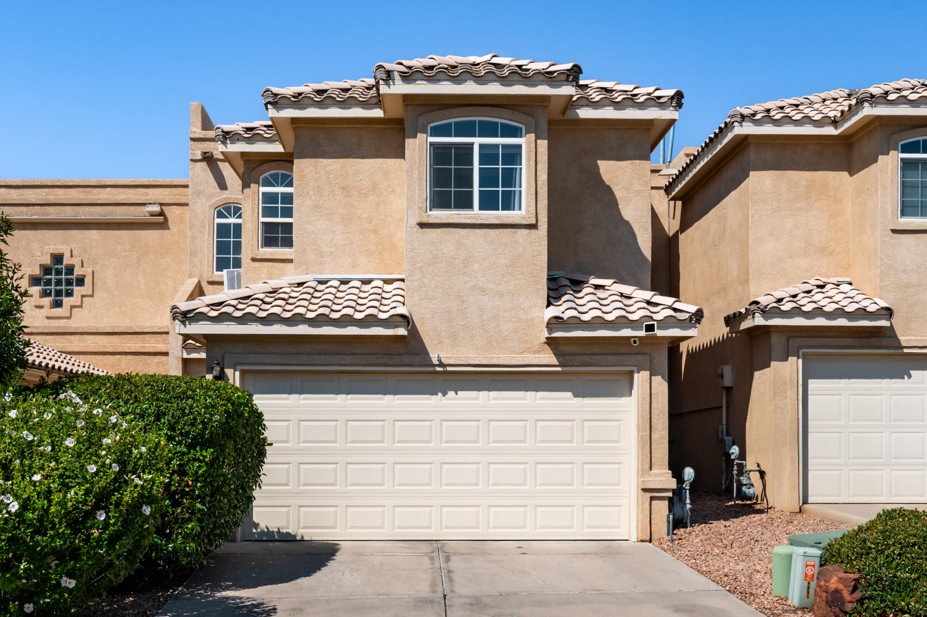 4931 SERENO Drive NE - Main Image