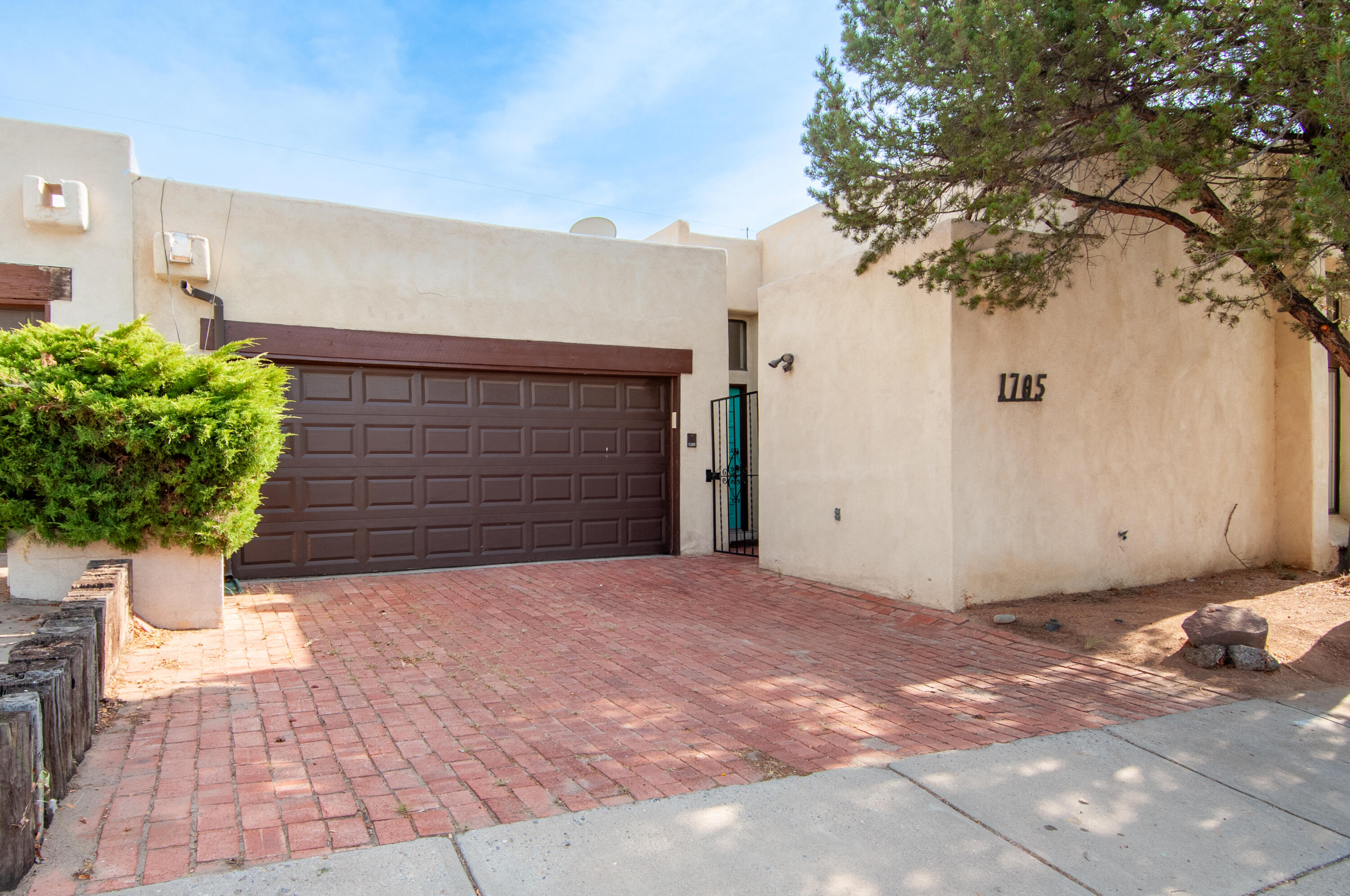 1705 MIRACERROS Place NE - Main Image