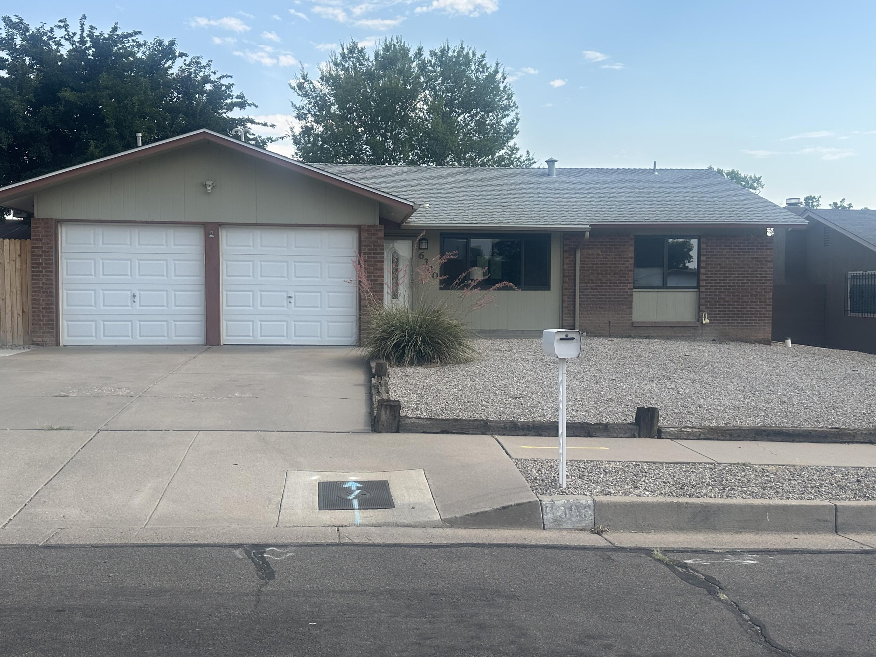 6300 MENDIUS Avenue NE - Main Image