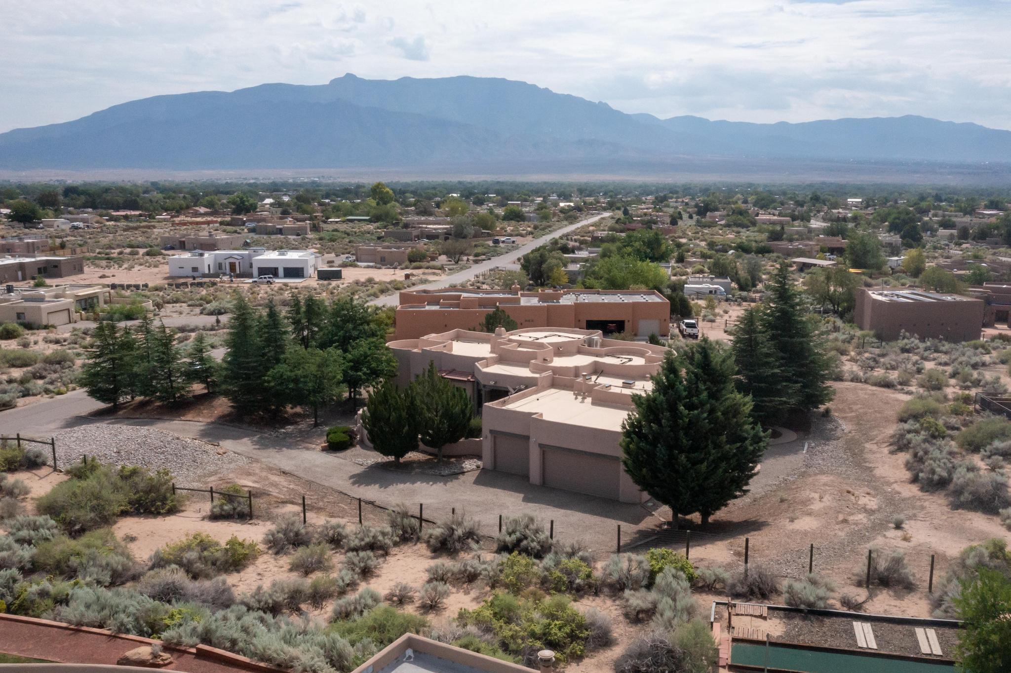 179 TIERRA ENCANTADA - Main Image
