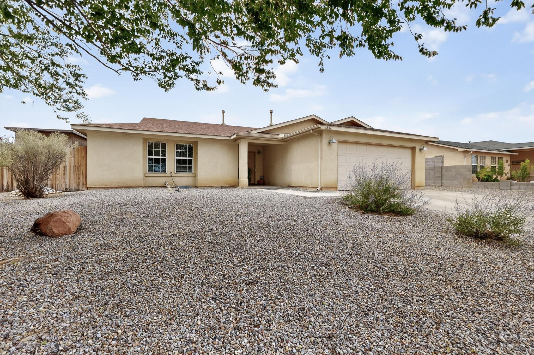 6904 Glen Hills Drive NE - Main Image