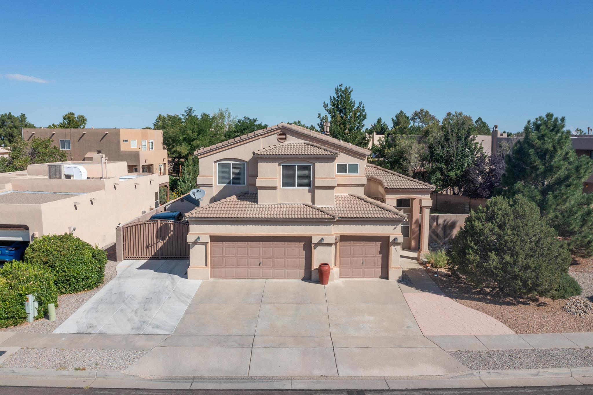 7009 TERRAZAS Road NW - Main Image