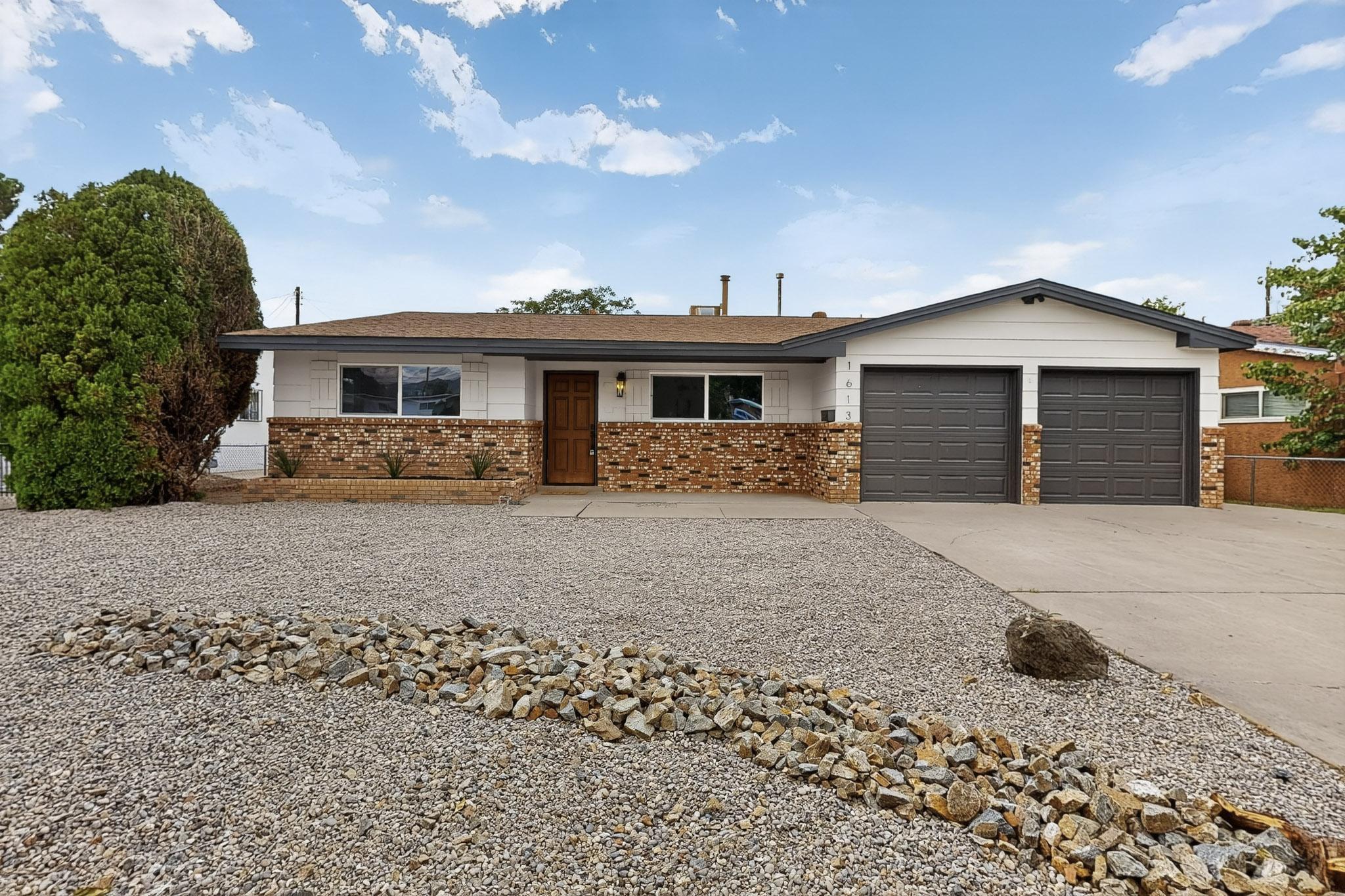 1613 GLORIETA Street NE - Main Image