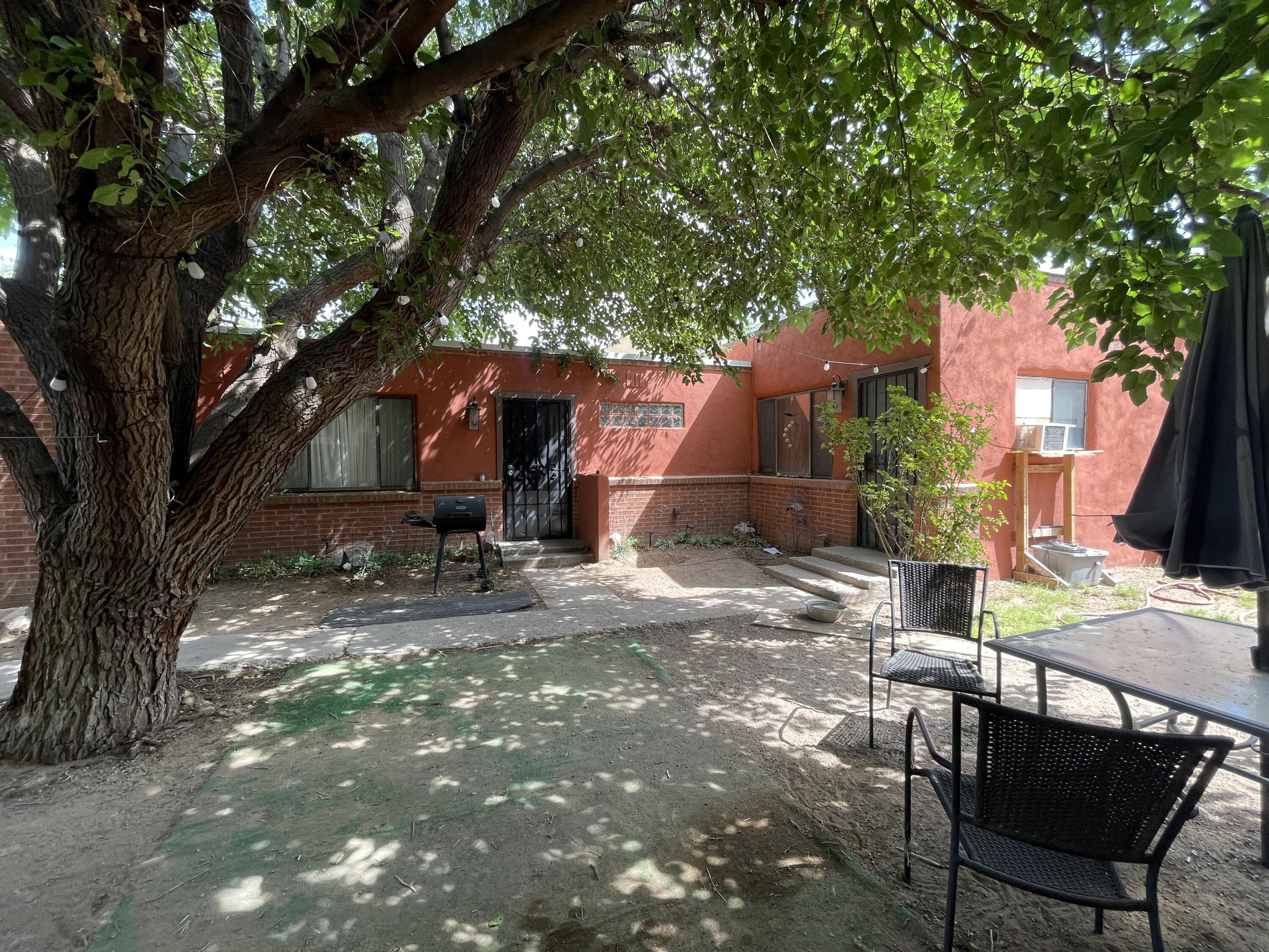 304 TEXAS Street NE - Main Image