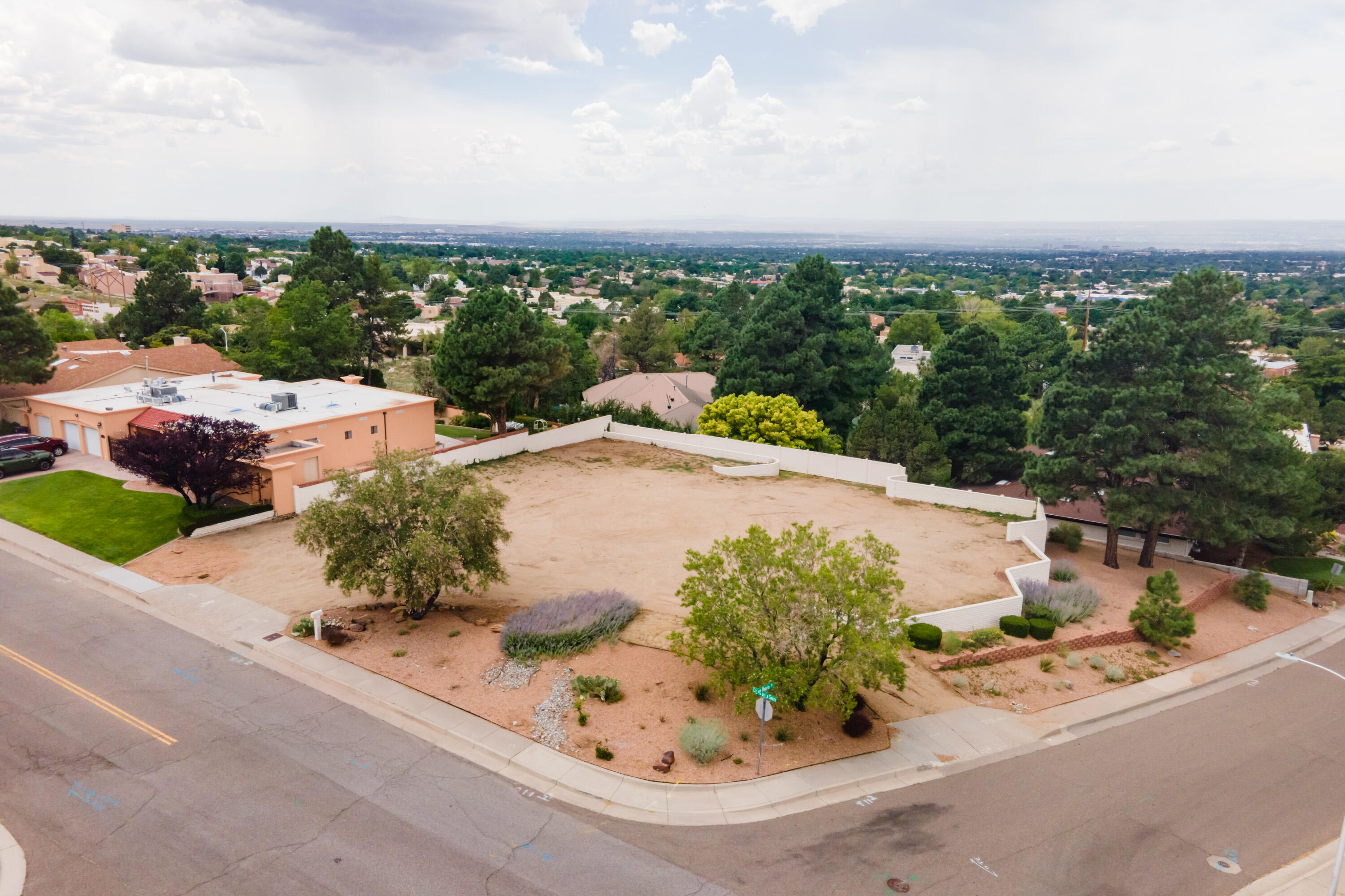3017 Camino De La Sierra NE - Main Image