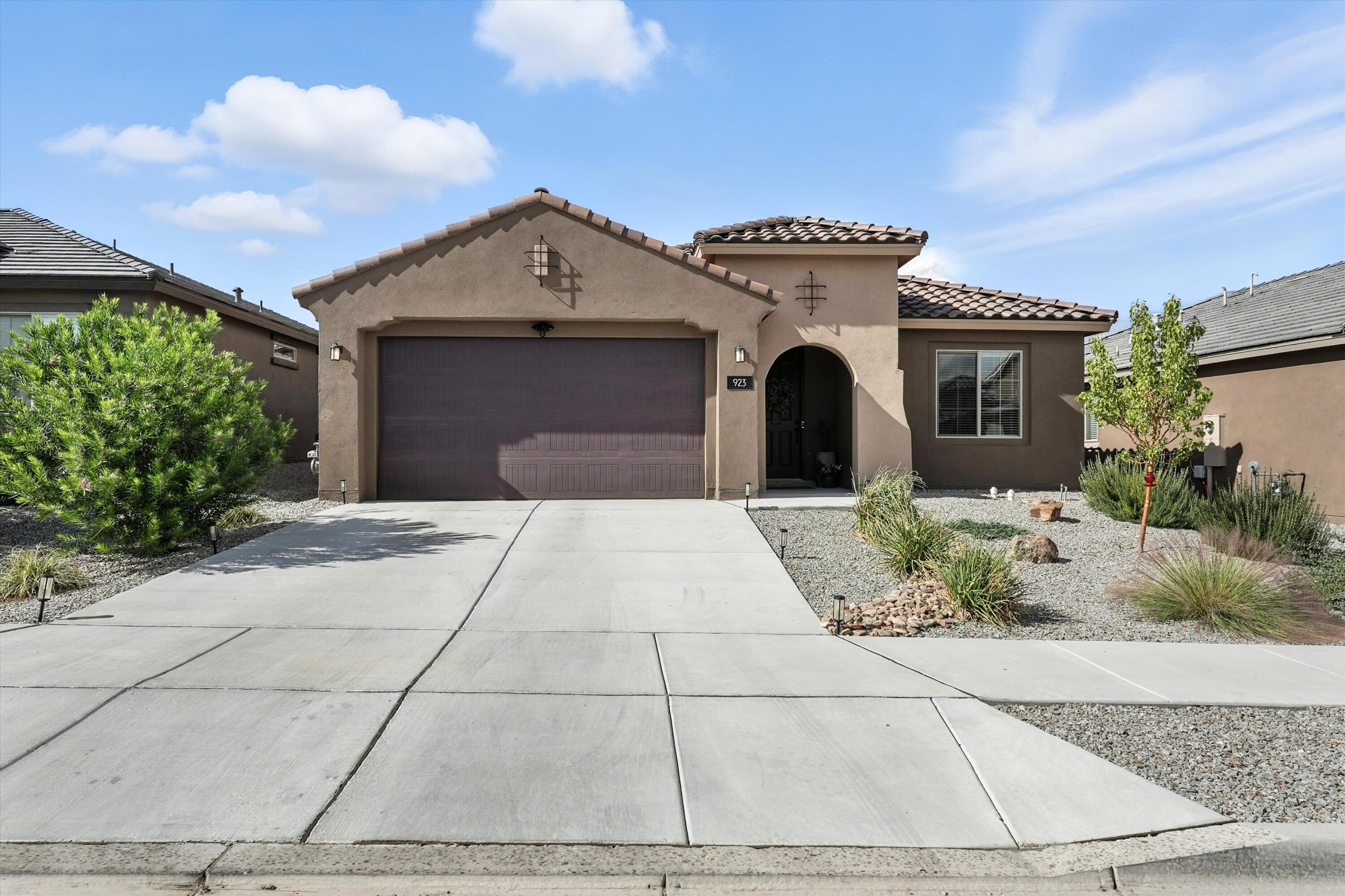 923 LAZULI Road SE - Main Image